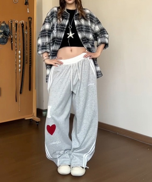 GEMEDA(ジェメダ)の「パッチワイドスウェットパンツ(スウェットパンツ・レディース・ブラック/グレー/ネイビー・M)」の13枚目の写真