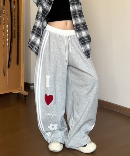 GEMEDA(ジェメダ)の「パッチワイドスウェットパンツ(スウェットパンツ・レディース・ブラック/グレー/ネイビー・M)」の14枚目の写真