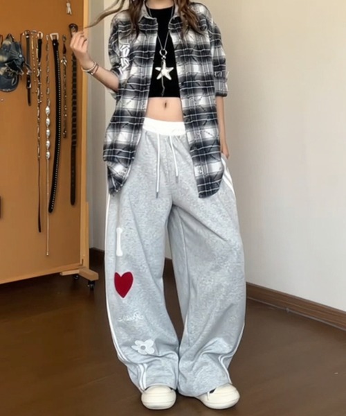 GEMEDA(ジェメダ)の「パッチワイドスウェットパンツ(スウェットパンツ・レディース・ブラック/グレー/ネイビー・M)」の15枚目の写真