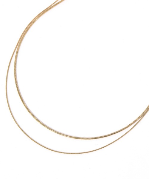 BAYFLOW（ベイフロー）の「ステンレススネーク2連ネックレス（ネックレス・レディース・イエロー/ライトグレー・FREE）」の2枚目の写真