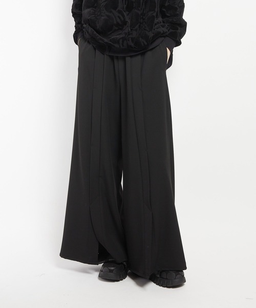 gomme（ゴム）の「サーモストレッチ　フロントスリットパンツ2（その他パンツ・レディース・チャコール/ブラック・MEDIUM）」の2枚目の写真