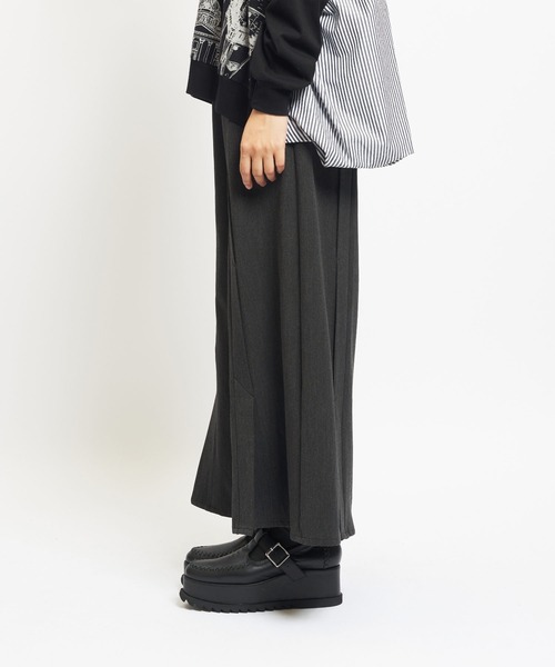 gomme（ゴム）の「サーモストレッチ　フロントスリットパンツ2（その他パンツ・レディース・チャコール/ブラック・MEDIUM）」の21枚目の写真