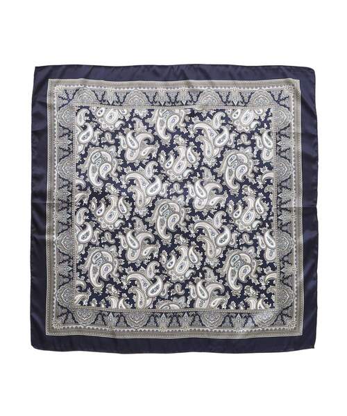grove（グローブ）の「大判プリントスカーフ（バンダナ/スカーフ・レディース・ネイビー/ライトベージュ・00）」の2枚目の写真