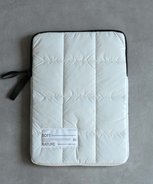 Curaful（クラフル）の「モバイルスクエアケース（13－14インチ）（ポーチ）」