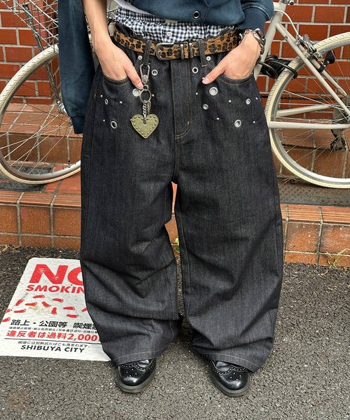 kutir(クティール)の「HATOME STUDS DESIGN RIGID BAGGY DENIM PANTS/ハトメスタッズデザインリジットバギーデニムパンツ(デニムパンツ・メンズ・インディゴブルー/ブラック・LARGE/SMALL/MEDIUM)」の21枚目の写真