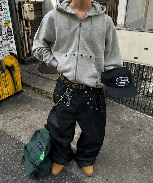kutir（クティール）の「HATOME STUDS DESIGN RIGID BAGGY DENIM PANTS