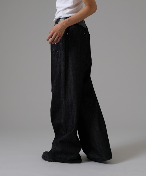 kutir(クティール)の「HATOME STUDS DESIGN RIGID BAGGY DENIM PANTS/ハトメスタッズデザインリジットバギーデニムパンツ(デニムパンツ・メンズ・インディゴブルー/ブラック・LARGE/SMALL/MEDIUM)」の5枚目の写真