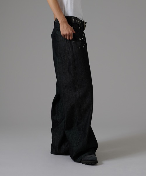 kutir（クティール）の「HATOME STUDS DESIGN RIGID BAGGY DENIM PANTS