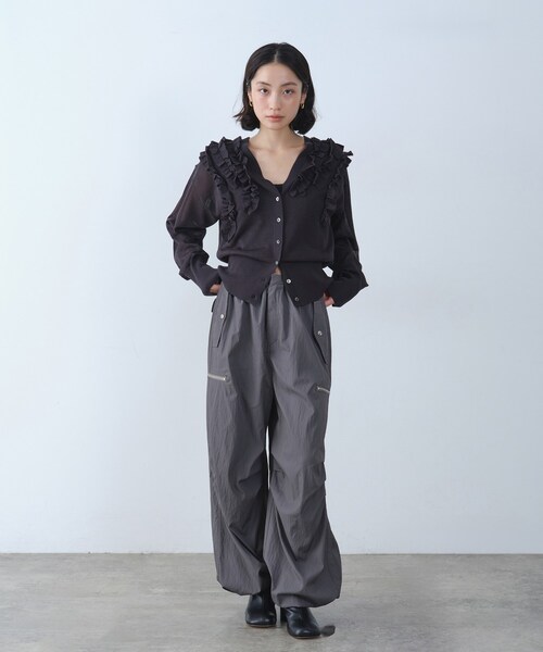 CODE A(コードエー)の「3way frill cardigan(カーディガン/ボレロ・レディース・ピンク/オフホワイト/チャコールグレー・00)」の4枚目の写真