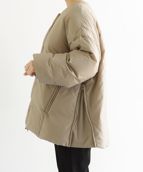 ノーカラーサイドジップダウンジャケット（ダウンジャケット/コート