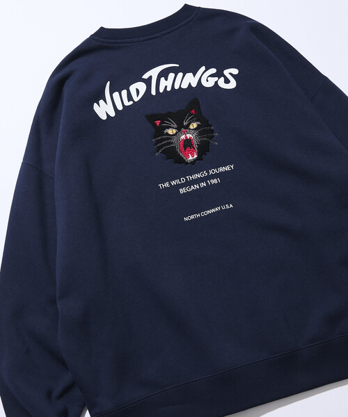 WILD THINGS(ワイルドシングス)の「限定展開 WILD THINGS×FREAK'S STORE/ワイルドシングス 別注 ビッグシルエット キャットモチーフ 刺繍ワッペン クルーネックスウェット(スウェット・メンズ・アッシュグレー/グリーン/ネイビー/スミクロ・SMALL/MEDIUM/LARGE)」の4枚目の写真