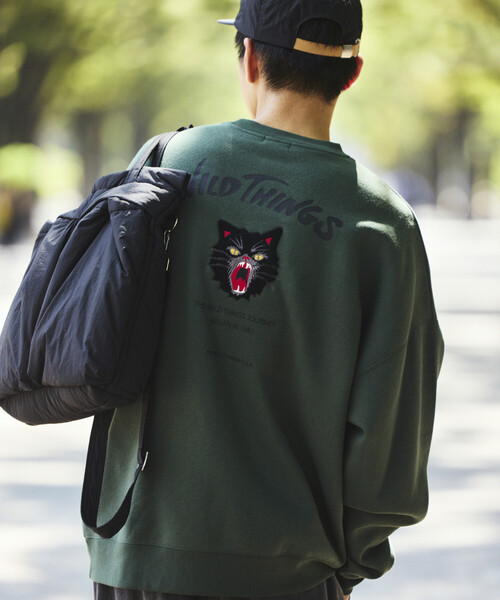 WILD THINGS(ワイルドシングス)の「限定展開 WILD THINGS×FREAK'S STORE/ワイルドシングス 別注 ビッグシルエット キャットモチーフ 刺繍ワッペン クルーネックスウェット(スウェット・メンズ・アッシュグレー/グリーン/ネイビー/スミクロ・SMALL/MEDIUM/LARGE)」の14枚目の写真