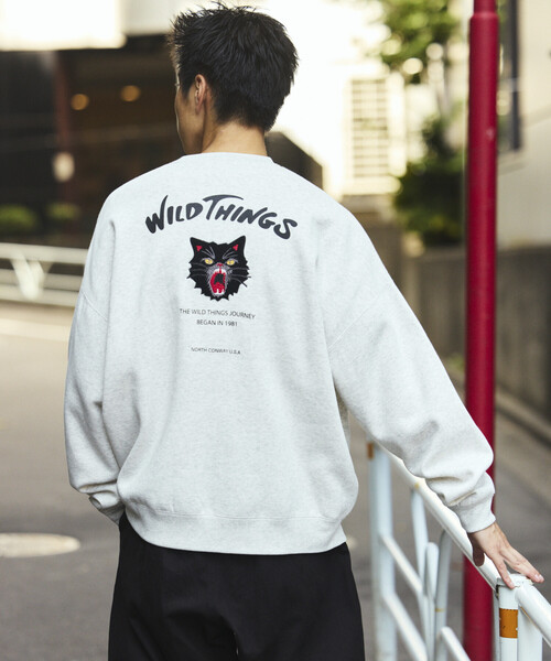 WILD THINGS(ワイルドシングス)の「限定展開 WILD THINGS×FREAK'S STORE/ワイルドシングス 別注 ビッグシルエット キャットモチーフ 刺繍ワッペン クルーネックスウェット(スウェット・メンズ・アッシュグレー/グリーン/ネイビー/スミクロ・SMALL/MEDIUM/LARGE)」の9枚目の写真