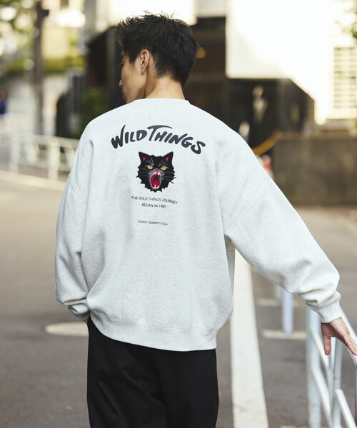 WILD THINGS(ワイルドシングス)の「限定展開 WILD THINGS×FREAK'S STORE/ワイルドシングス 別注 ビッグシルエット キャットモチーフ 刺繍ワッペン クルーネックスウェット(スウェット・メンズ・アッシュグレー/グリーン/ネイビー/スミクロ・SMALL/MEDIUM/LARGE)」の10枚目の写真