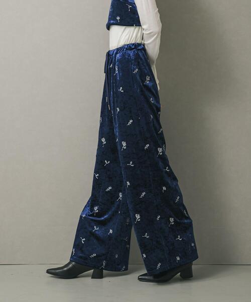 SENSE OF PLACE by URBAN RESEARCH（センスオブプレイスバイアーバンリサーチ）の「ベロアシシュウパンツ（その他パンツ・レディース・ベージュ/ネイビー・ONE）」の2枚目の写真