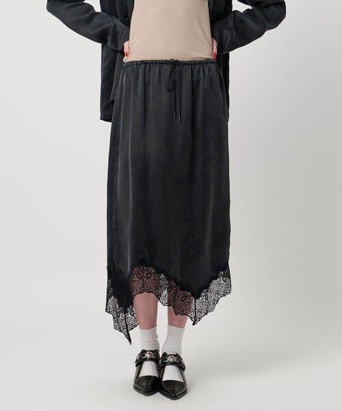 ASTRAET(アストラット)の「<ASTRAET>スソレース イレギュラーヘムスカート(スカート・レディース・ブラック・FREE)」の5枚目の写真