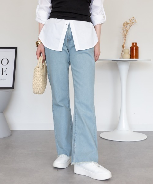 RCD(アールシーディー)の「コットンデニムフレアパンツ(デニムパンツ・レディース・ライトブルー/ネイビー/ダークネイビー・LL/L/M)」の2枚目の写真