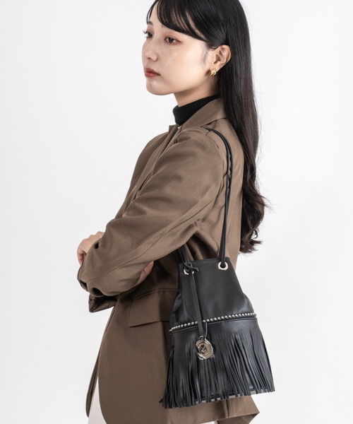 marco masi（マルコマージ）の「【MARCO MASI/マルコ・マージ】巾着　ショルダーバッグ　バケツバッグ　フリンジバッグ（ショルダーバッグ・レディース・ブラック/シルバー/ベージュ系その他・FREE）」の17枚目の写真