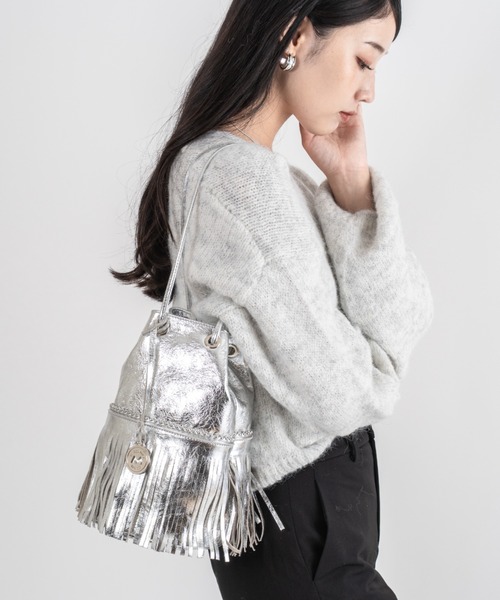 marco masi（マルコマージ）の「【MARCO MASI/マルコ・マージ】巾着　ショルダーバッグ　バケツバッグ　フリンジバッグ（ショルダーバッグ・レディース・ブラック/シルバー/ベージュ系その他・FREE）」の8枚目の写真