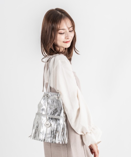 marco masi（マルコマージ）の「【MARCO MASI/マルコ・マージ】巾着　ショルダーバッグ　バケツバッグ　フリンジバッグ（ショルダーバッグ・レディース・ブラック/シルバー/ベージュ系その他・FREE）」の15枚目の写真