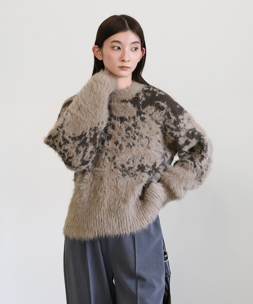 select MOCA(セレクトモカ)の「ニュアンスフェザーデザインニット(ニット/セーター・レディース・チャコールグレー/グレイッシュベージュ・FREE)」の6枚目の写真