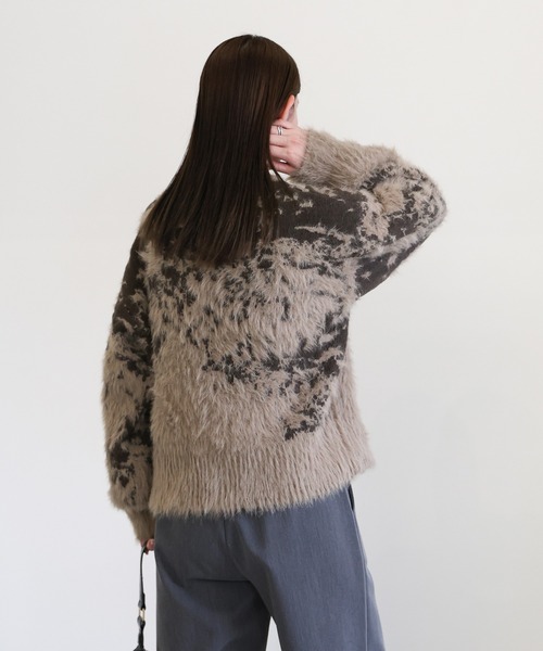select MOCA(セレクトモカ)の「ニュアンスフェザーデザインニット(ニット/セーター・レディース・チャコールグレー/グレイッシュベージュ・FREE)」の10枚目の写真