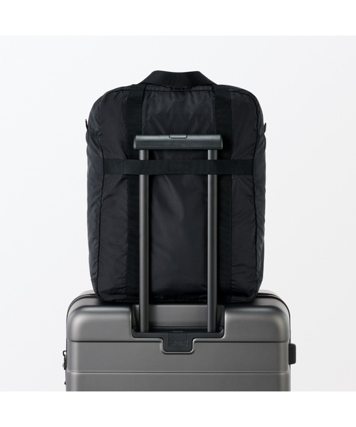 無印良品（ムジルシリョウヒン）の「たためる　撥水　縦型ボストンバッグ（ボストンバッグ・レディース・カーキ/ブラック・FREE）」の13枚目の写真