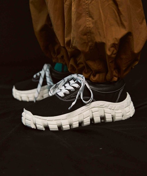 MAISON SPECIAL（メゾンスペシャル）の「《UNISEX》【SPECIAL SHOES FACTORY COLLABORATION】Rattling Sole Authentic Canvas Sneakers/ラトリングソールオーセンティックキャンバススニーカー【MAISON SPECIAL/メゾンスペシャル】（スニーカー・メンズ・マルチ/ブラック・28.5/25.5/26.5/27.5）」の11枚目の写真