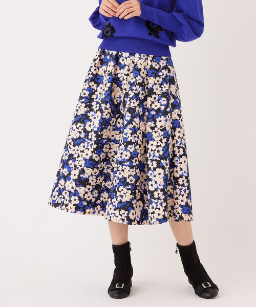 TO BE CHIC(トゥー ビー シック)の「アブストラクトフローラル スカート(スカート・レディース・ブラック/ブルー系その他4・42/40)」の1枚目の写真