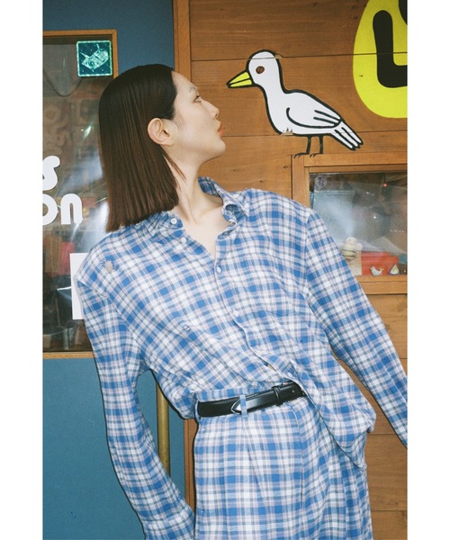 HOLIDAY（ホリデイ）の「CHECK PADDED SHOULDER DAMAGE BIG SHIRT チェックパディッドショルダーダメージビッグシャツ（シャツ/ブラウス・レディース・ブルー・ONE SIZE）」の7枚目の写真