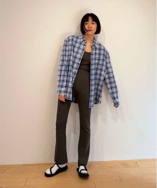 HOLIDAY（ホリデイ）の「CHECK PADDED SHOULDER DAMAGE BIG SHIRT チェックパディッドショルダーダメージビッグシャツ（シャツ/ブラウス・レディース・ブルー・ONE SIZE）」の9枚目の写真