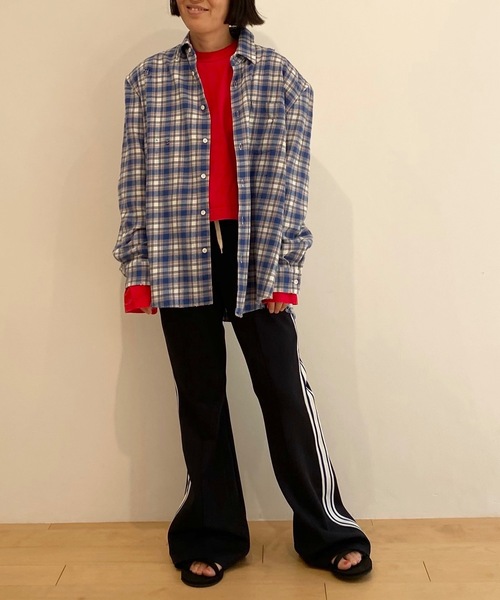 HOLIDAY（ホリデイ）の「CHECK PADDED SHOULDER DAMAGE BIG SHIRT チェックパディッドショルダーダメージビッグシャツ（シャツ/ブラウス・レディース・ブルー・ONE SIZE）」の15枚目の写真