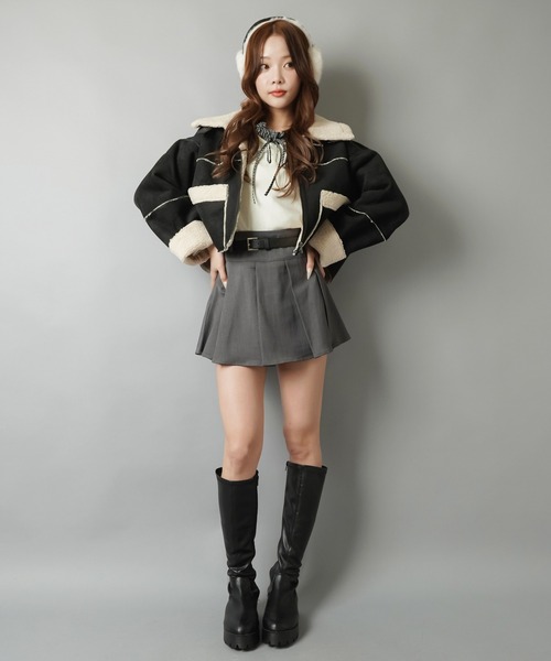 SPINNS（スピンズ）の「スタイル盛れ確定☆ショートムートンブルゾン/5色展開（ムートンコート・レディース・ベージュ/アイボリー/ブラック/ブラウン/チャコール・ONESIZE）」の21枚目の写真