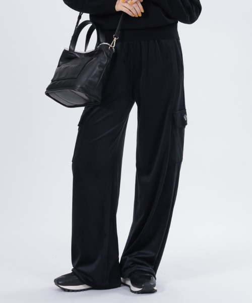 マリークワント　新作全国完売カラー　定価以下ベロアカーゴブラックパンツ　匿名配送 セール】ベロアカーゴ パンツ（カーゴパンツ）｜MARY QUANT（マリー