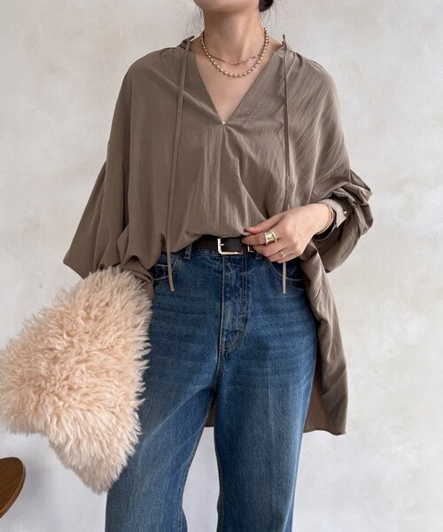 DouDou（ドゥドゥ）の「ギャザーチュニックブラウス（シャツ/ブラウス・レディース・チャコールグレー/オフホワイト/カーキ・FREE）」の3枚目の写真