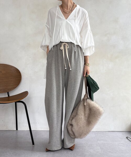 DouDou（ドゥドゥ）の「ギャザーチュニックブラウス（シャツ/ブラウス・レディース・チャコールグレー/オフホワイト/カーキ・FREE）」の4枚目の写真