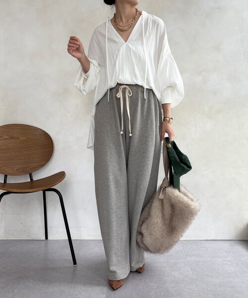 DouDou（ドゥドゥ）の「ギャザーチュニックブラウス（シャツ/ブラウス・レディース・チャコールグレー/オフホワイト/カーキ・FREE）」の5枚目の写真