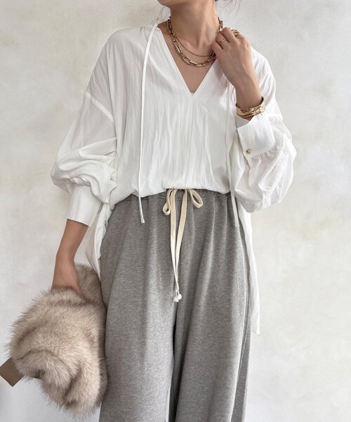 DouDou（ドゥドゥ）の「ギャザーチュニックブラウス（シャツ/ブラウス・レディース・チャコールグレー/オフホワイト/カーキ・FREE）」の9枚目の写真