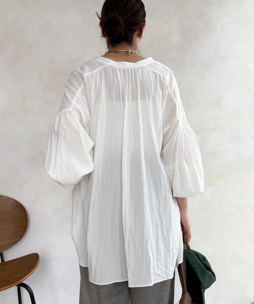 DouDou（ドゥドゥ）の「ギャザーチュニックブラウス（シャツ/ブラウス・レディース・チャコールグレー/オフホワイト/カーキ・FREE）」の10枚目の写真