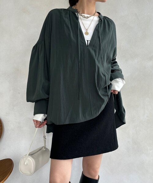 DouDou（ドゥドゥ）の「ギャザーチュニックブラウス（シャツ/ブラウス・レディース・チャコールグレー/オフホワイト/カーキ・FREE）」の17枚目の写真