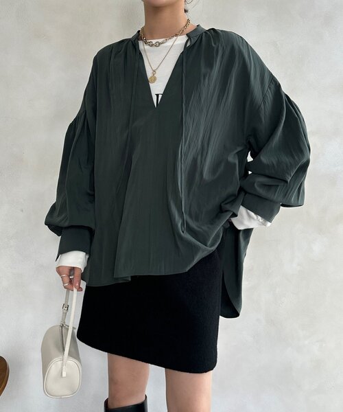 DouDou（ドゥドゥ）の「ギャザーチュニックブラウス（シャツ/ブラウス・レディース・チャコールグレー/オフホワイト/カーキ・FREE）」の19枚目の写真