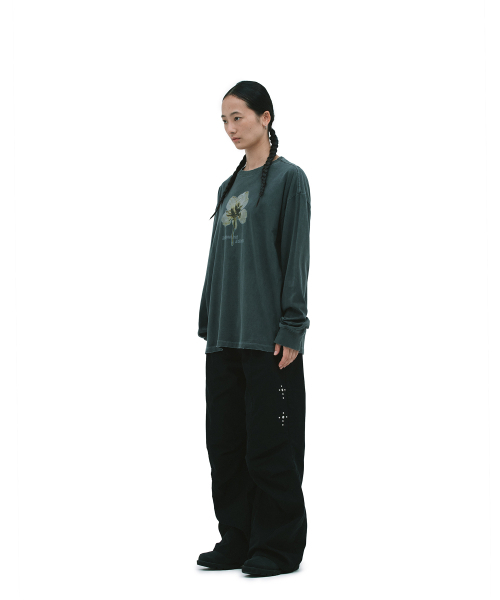 DEFGARMENTS（デフグラメンツ）の「DRY FLOWER LONG SLEEVE [CHARCOAL]（Tシャツ/カットソー・レディース・その他・MEDIUM/LARGE）」の3枚目の写真