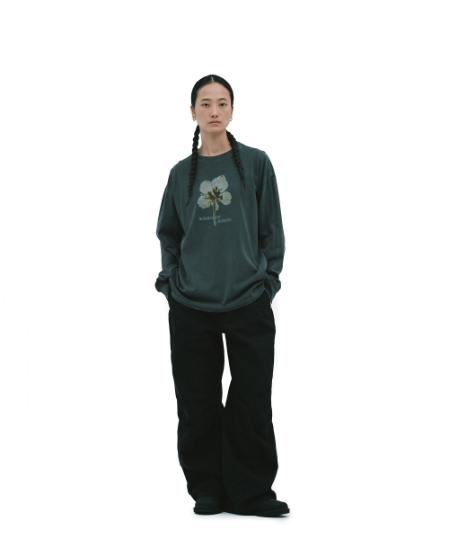 DEFGARMENTS（デフグラメンツ）の「DRY FLOWER LONG SLEEVE [CHARCOAL]（Tシャツ/カットソー・レディース・その他・MEDIUM/LARGE）」の2枚目の写真