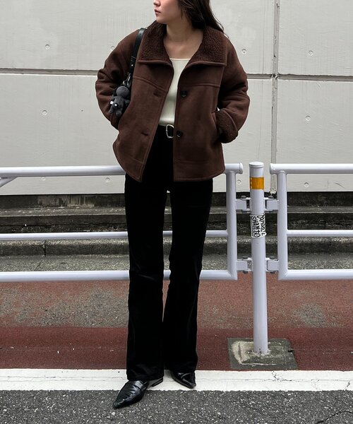 CAPRICIEUX LE'MAGE（カプリシューレマージュ）の「スエードボアミドルコート（その他アウター・レディース・ブラウン/ベージュ・38/36）」の3枚目の写真