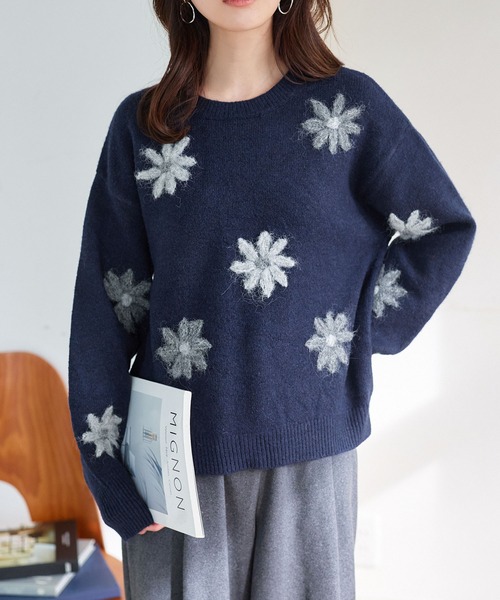 KOBE LETTUCE(コウベレタス)の「フラワー刺繍ふんわりニットトップス(ニット/セーター・レディース・ネイビー/グリーン/グレー/アイボリー・M)」の8枚目の写真