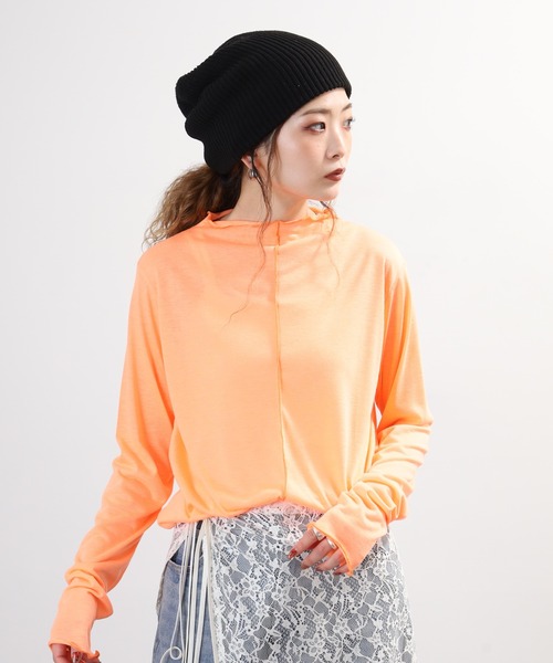 FUNALIVE(ファンアライブ)の「ボトルネックメロー長袖Tシャツ(Tシャツ/カットソー・レディース・オフホワイト/ブラック系その他/ボルドー/マスタード/ピンク系その他2/ピンク系その他/ロイヤルブルー/ピンク/ライム/グリーン/ベージュ/チャコール/オレンジ/ピンク系/ワイン・F)」の15枚目の写真