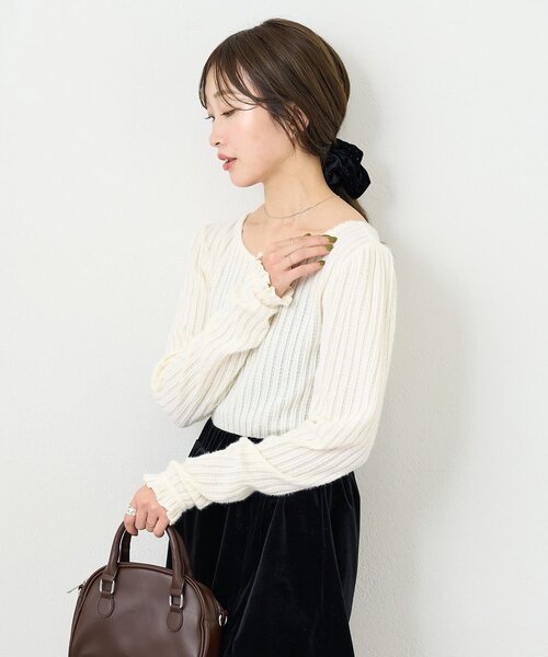 Kastane（カスタネ）の「【一部店舗限定/4色展開/前後2WAY】B シャギーカットギャザースリーブトップス（Tシャツ/カットソー・レディース・アイボリー/ブラック/ブラウン/ホワイト系その他・FREE）」の9枚目の写真