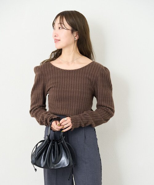 Kastane（カスタネ）の「【一部店舗限定/4色展開/前後2WAY】B シャギーカットギャザースリーブトップス（Tシャツ/カットソー・レディース・アイボリー/ブラック/ブラウン/ホワイト系その他・FREE）」の19枚目の写真