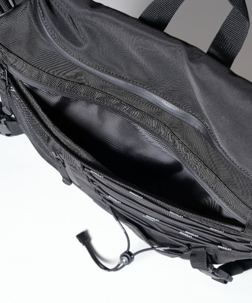MAKAVELIC(マキャベリック)の「【RES】【MAKAVELIC】DELTA MESSENGER BAG(ボディバッグ/ウエストポーチ・メンズ・ブラック・FREE)」の4枚目の写真
