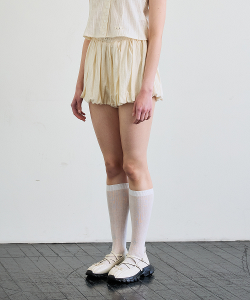 ARI(アリ)の「CUDDLY BALLOON SKIRT PANTS / BEIGE(スカート・レディース・ベージュ・FREE)」の2枚目の写真